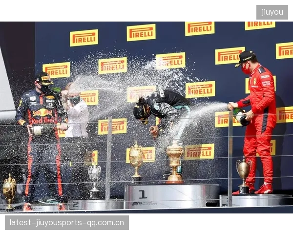 F1车手赛前仪式揭秘，仪式背后的心理暗示
